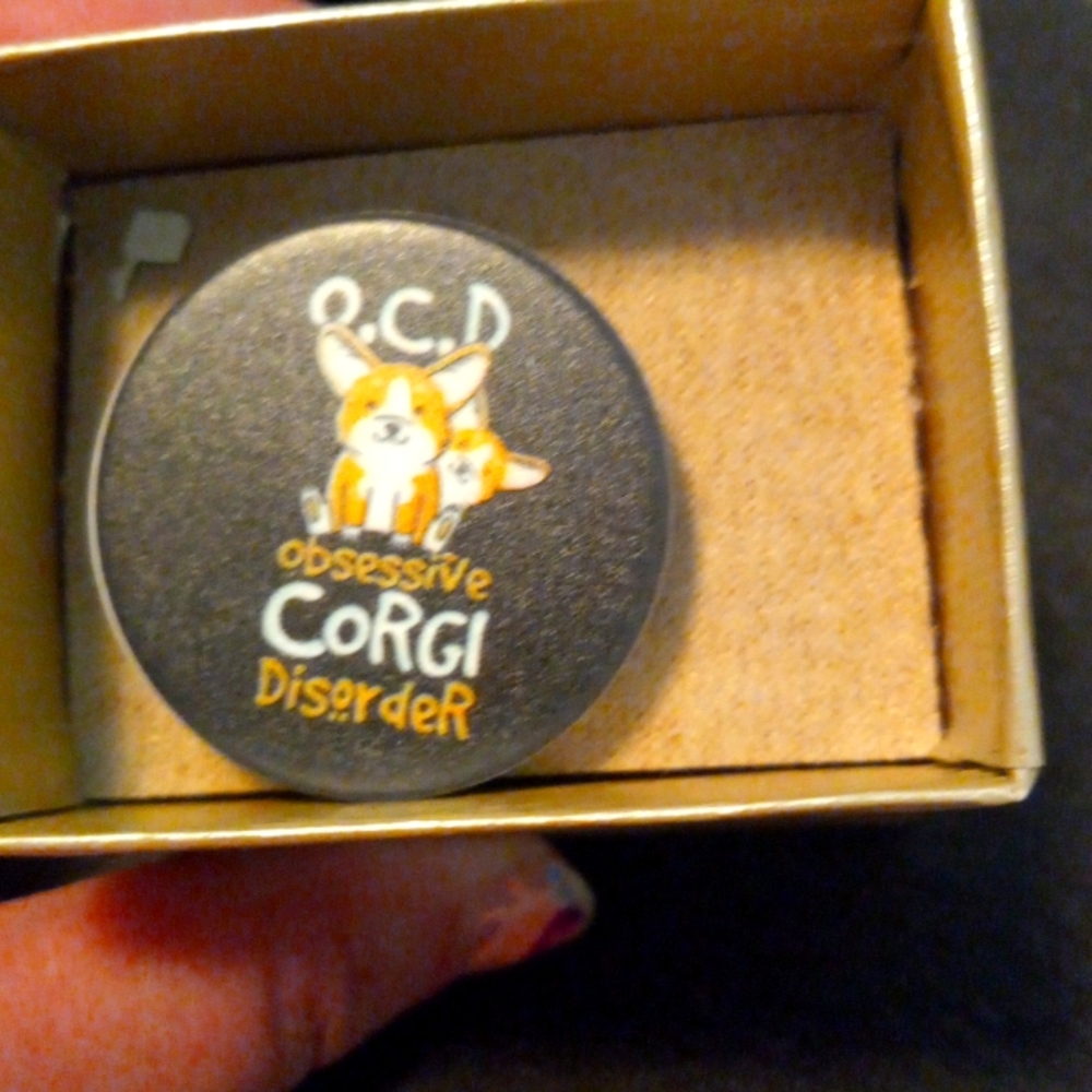 This cute popsocket has never been used.